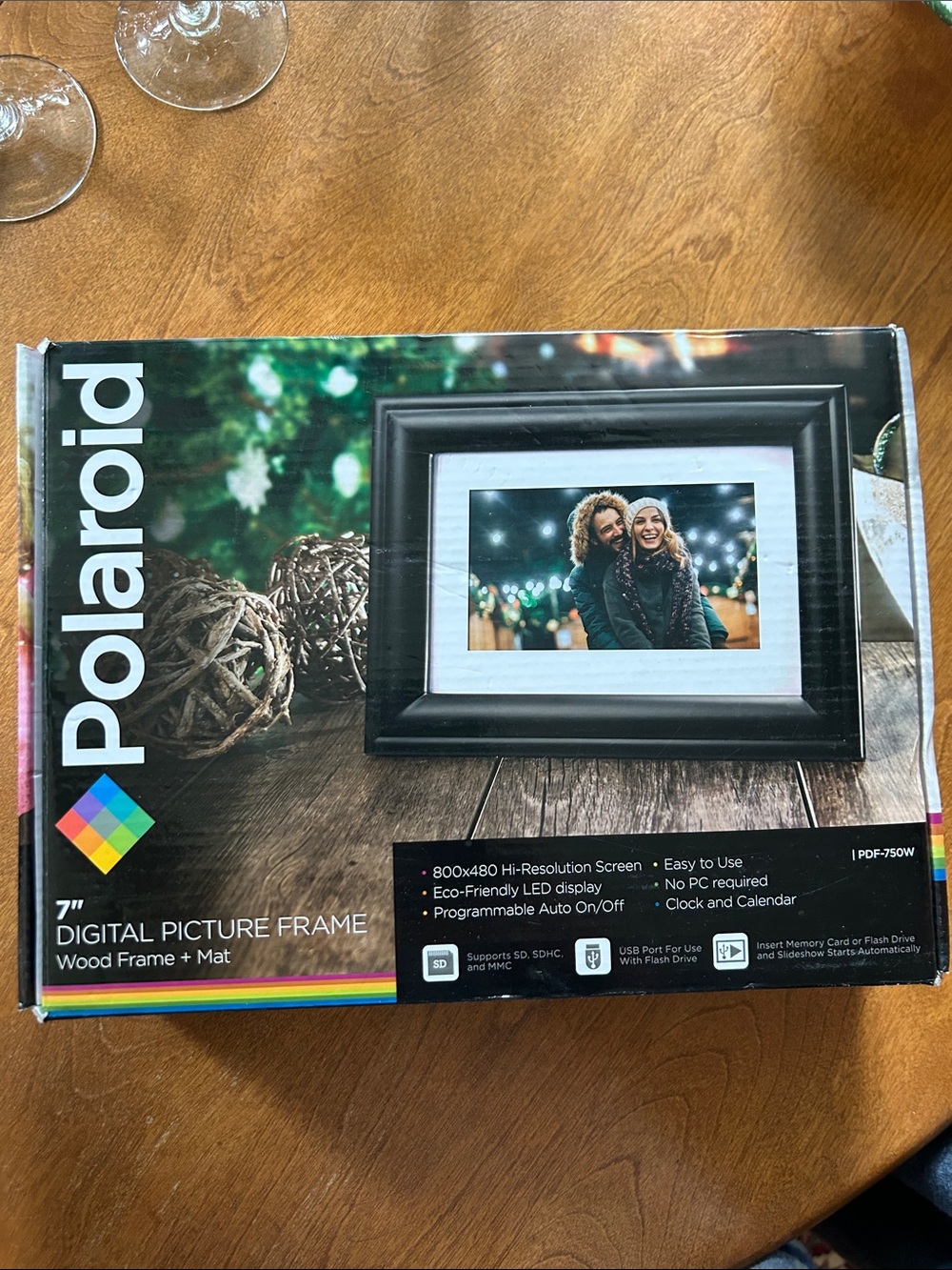 New in Box Polaroid Black and White 7" Digital Picture Frame